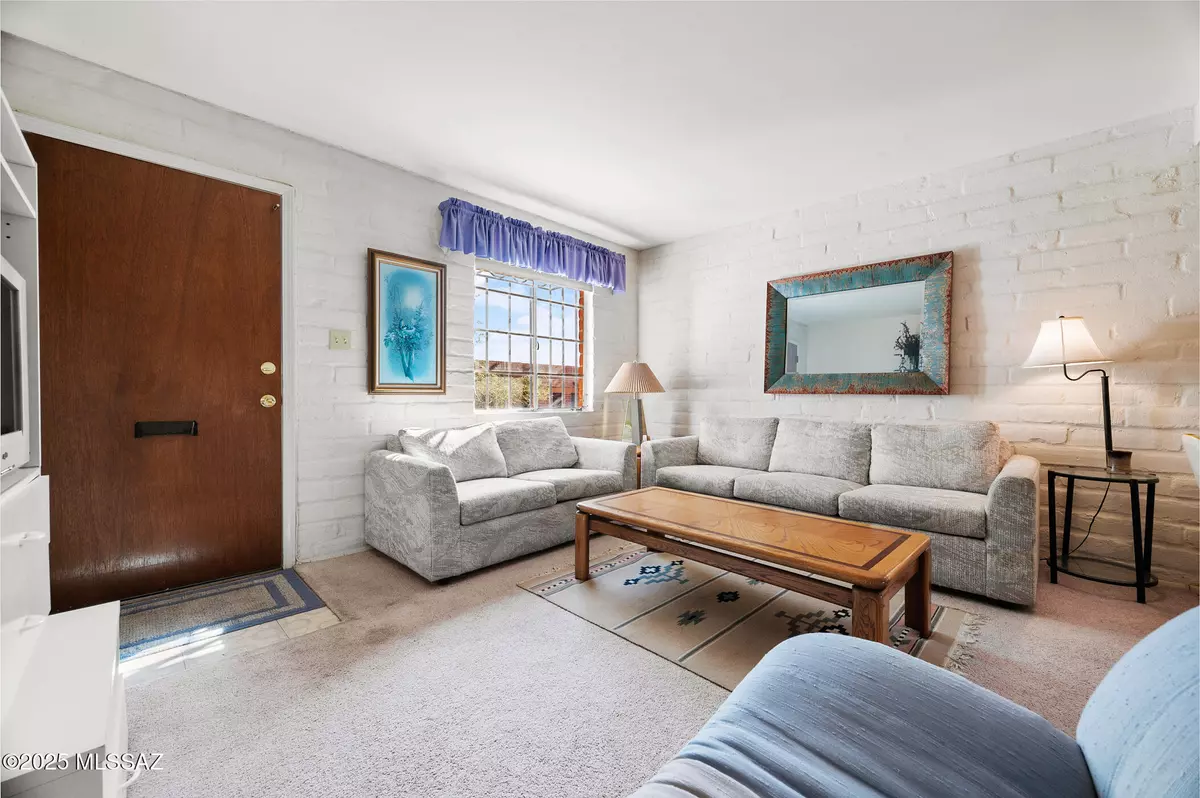 Green Valley, AZ 85614,222 S Paseo Quinta #A