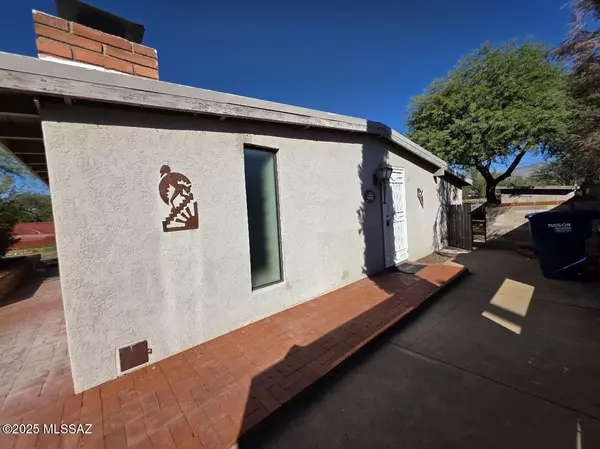 Tucson, AZ 85712,5741 E Mabel Street