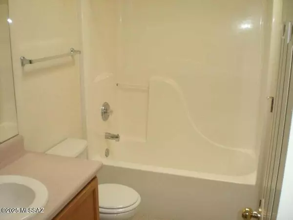 Tucson, AZ 85712,4513 E Bellevue Street #5