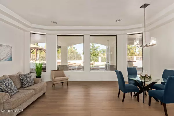 Tucson, AZ 85745,975 N Canyon Moonlight Place