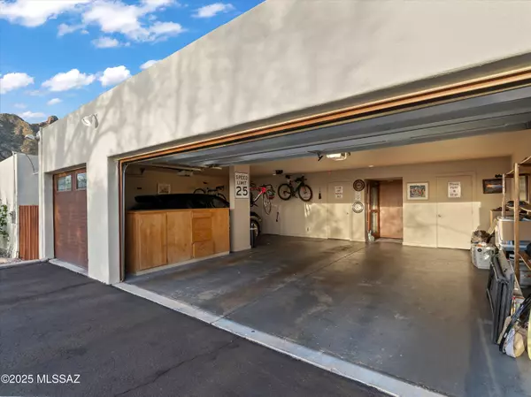 Tucson, AZ 85718,801 E Calle Elena