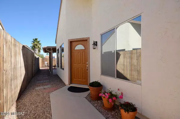 Tucson, AZ 85745,2766 W Daffodil Place