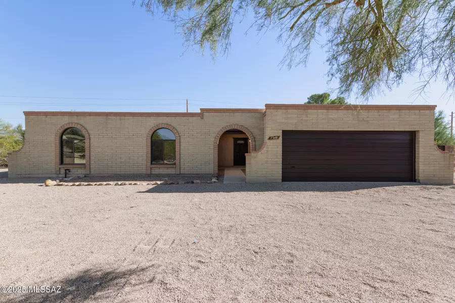 7348 N Paseo Montalban, Tucson, AZ 85704