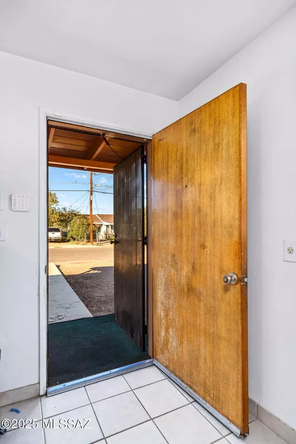 Tucson, AZ 85712,2644 La Verne N Avenue