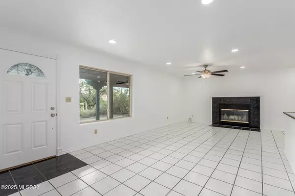 Tucson, AZ 85713,2889 W Desert Crest Drive