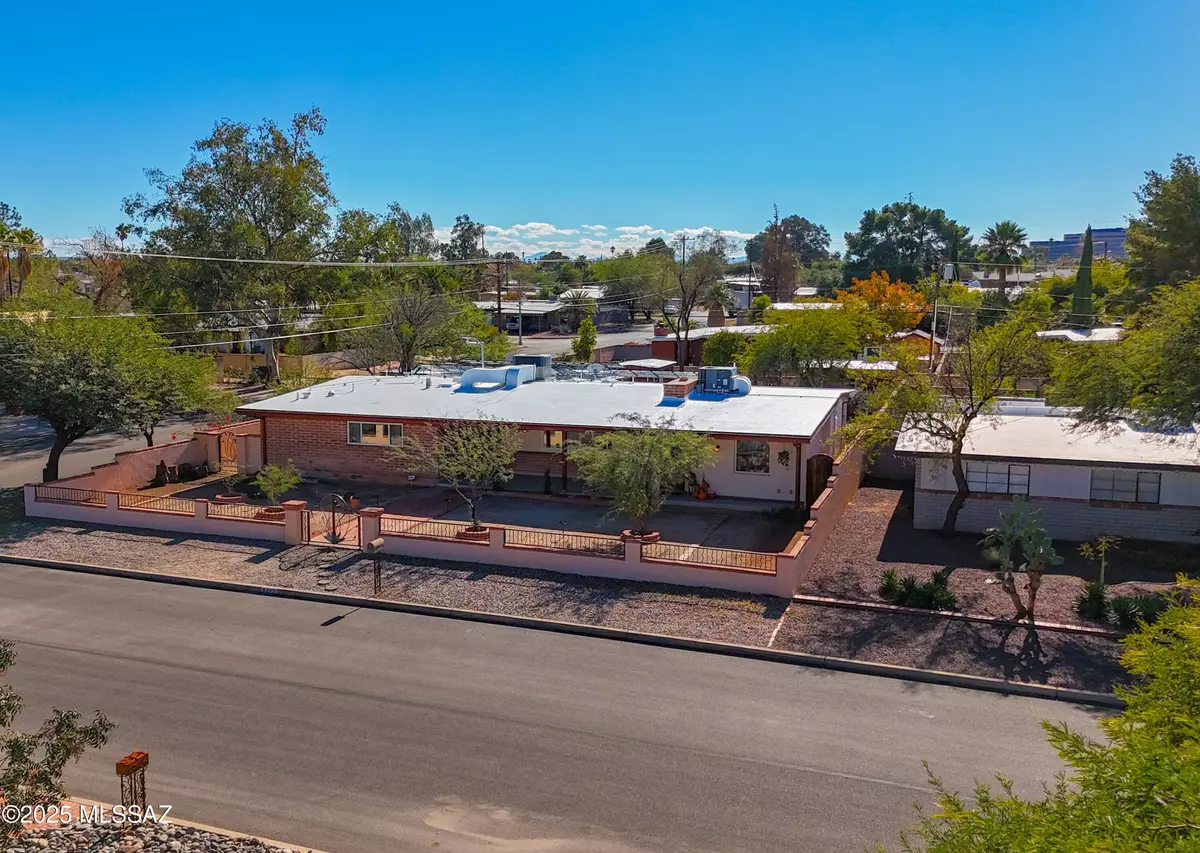 Tucson, AZ 85711,5272 E 4th Street