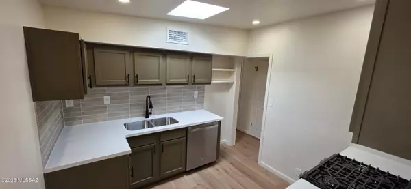 Tucson, AZ 85713,2412 E Warwick Vista