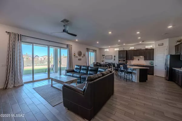 10843 N Cactus Point Drive, Tucson, AZ 85742