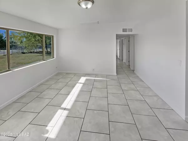 Tucson, AZ 85705,802 W Tipton Drive