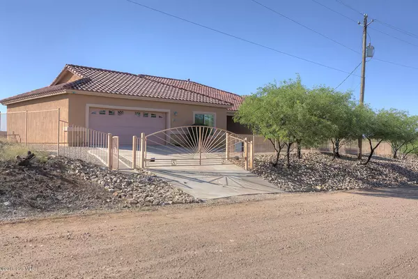 89 Calle Agua Salada, Rio Rico, AZ 85648