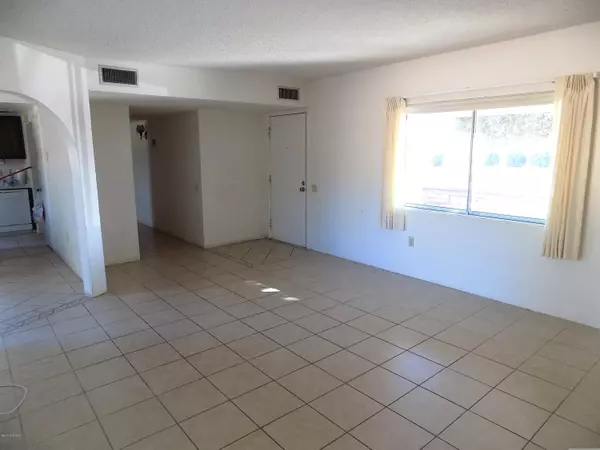 Green Valley, AZ 85614,69 E San Vincent