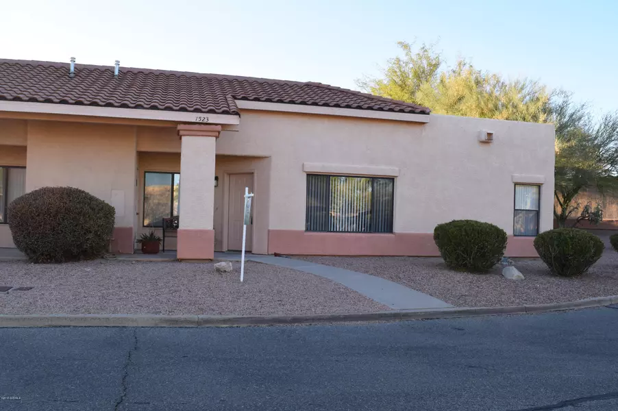 1523 N Pso La Tinaja, Green Valley, AZ 85614