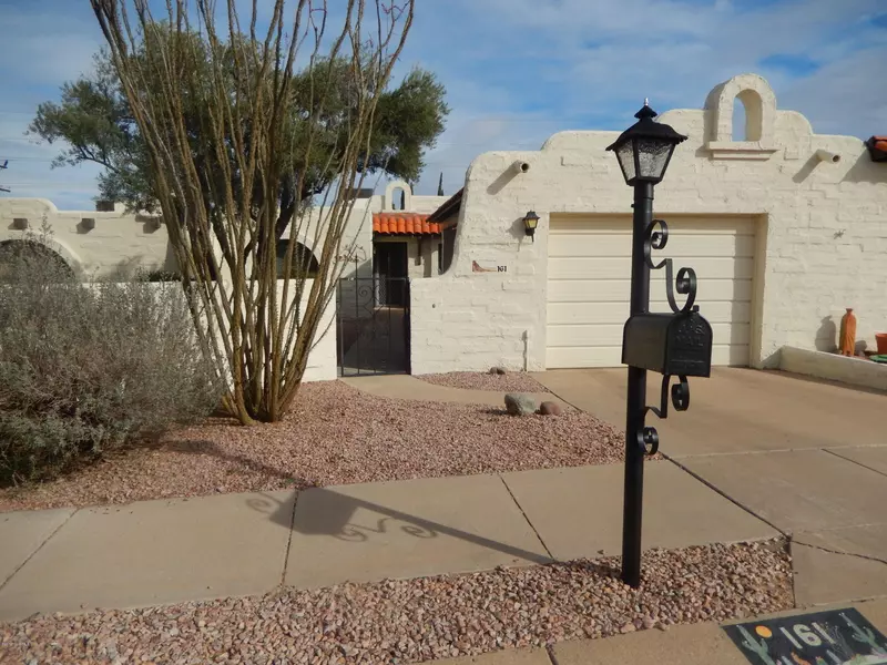 161 S Circulo Napa, Green Valley, AZ 85614