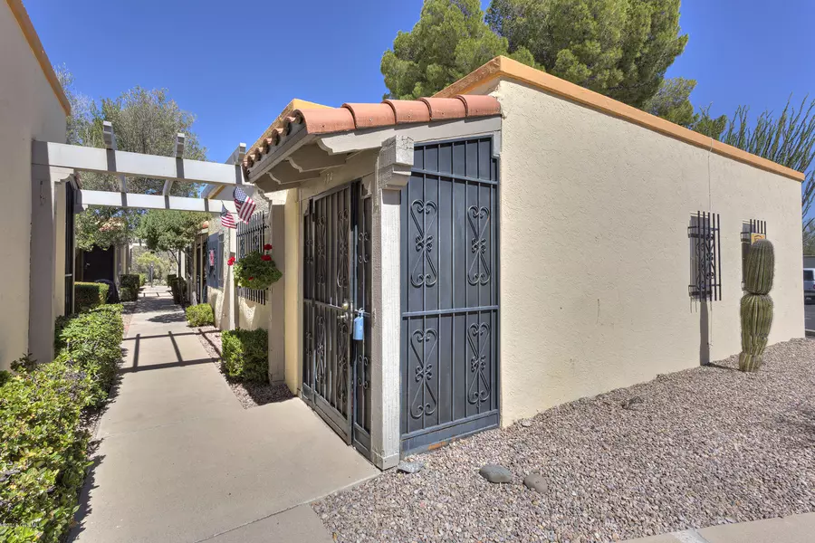 174 W Calle Del Ano, Green Valley, AZ 85614