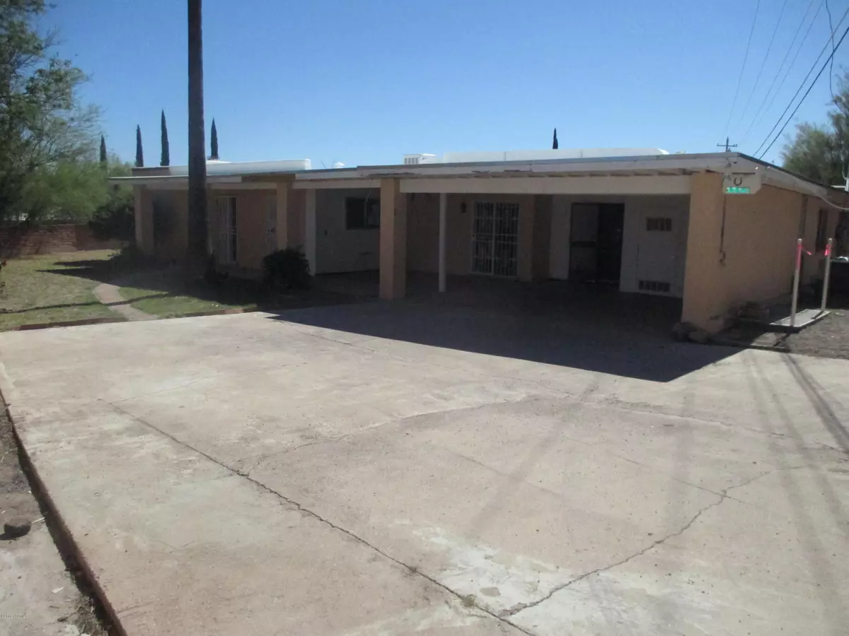 Nogales, AZ 85621,1384 E Placita Rebecca