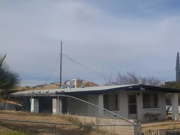 Nogales, AZ 85621,1438 W Camino De La Paloma