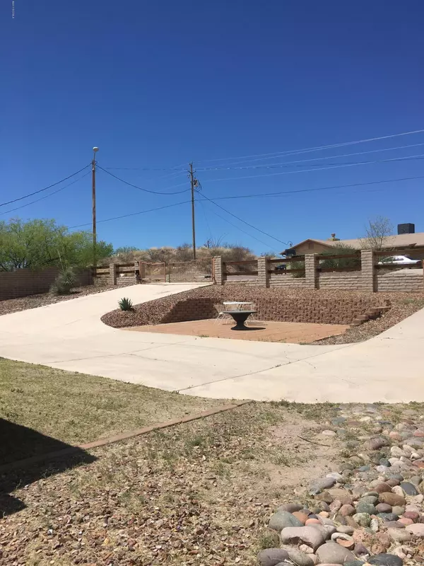 Rio Rico, AZ 85648,242 Paseo Mascota