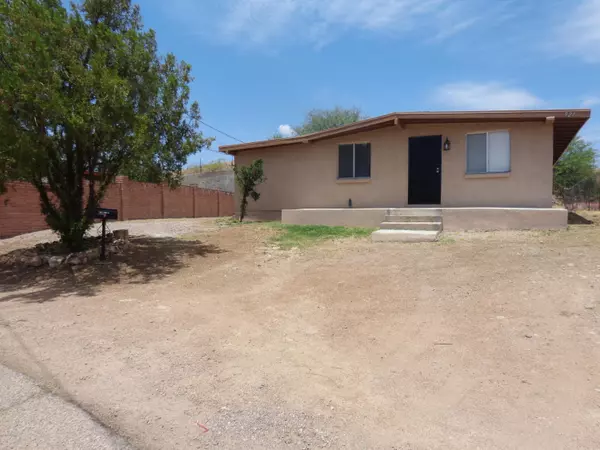 921 Smith Drive, Nogales, AZ 85621