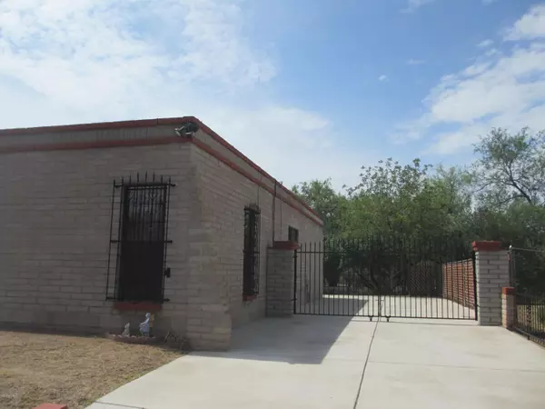 Nogales, AZ 85621,626 E Maya Street