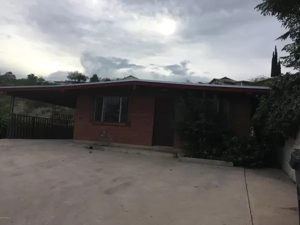 627 N West Street, Nogales, AZ 85621