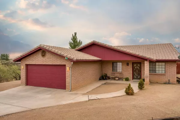 391 Falcon Court, Rio Rico, AZ 85648