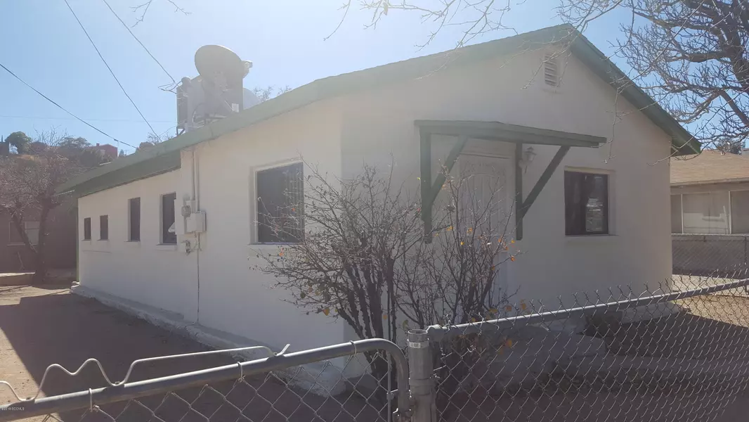 632 N Western Avenue, Nogales, AZ 85621