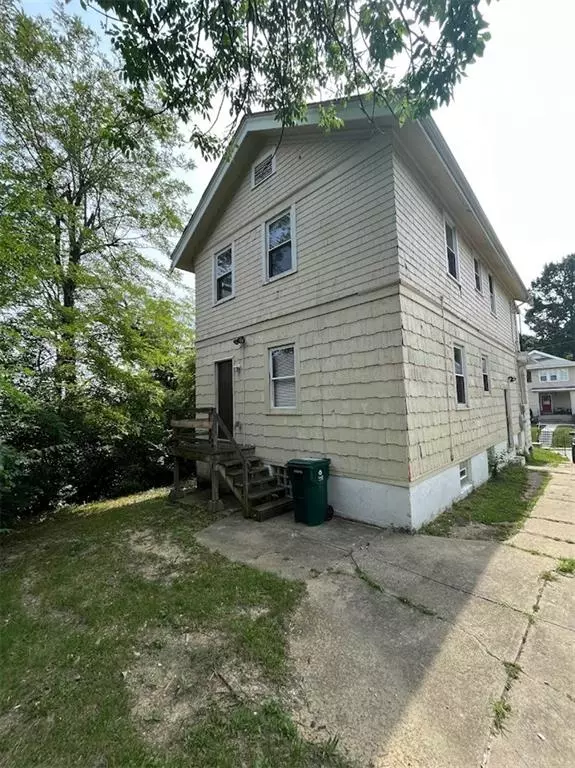 Cincinnati, OH 45207,2208 Crane Avenue