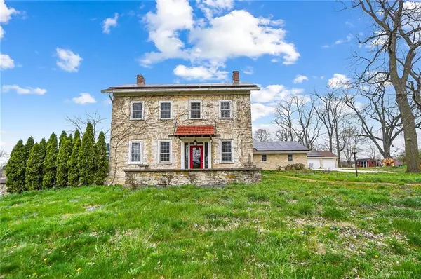 1594 W Dayton Yellow Springs Road, Xenia, OH 45385