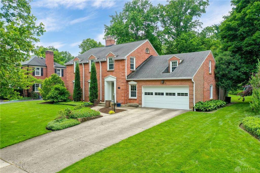 925 E Schantz Avenue, Oakwood, OH 45419