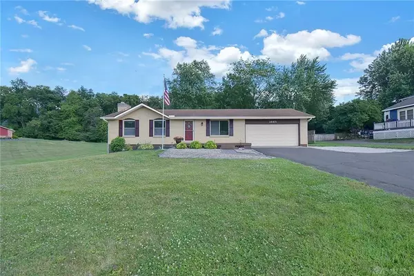 1665 E Choctaw Drive, London, OH 43140