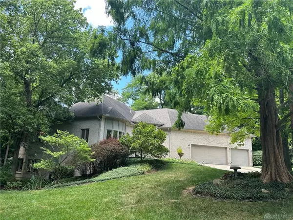 601 Alex Court, Sugarcreek Township, OH 45440