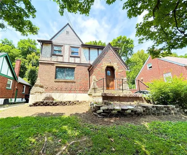 2735 Orland Avenue, Cincinnati, OH 45211