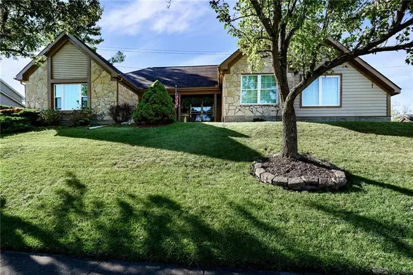 2400 Royal Ridge Drive, Miamisburg, OH 45342