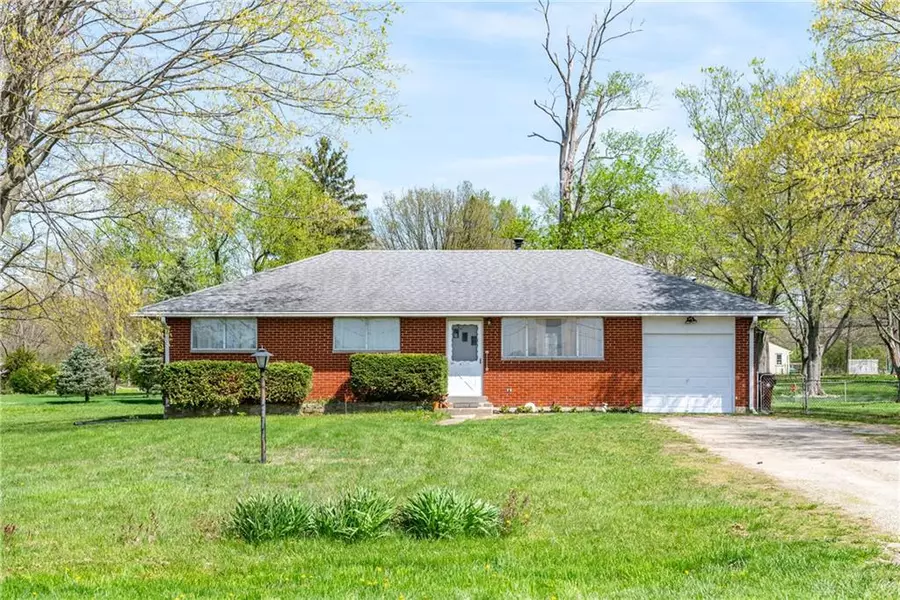 9915 Little Richmond Road, Brookville, OH 45309