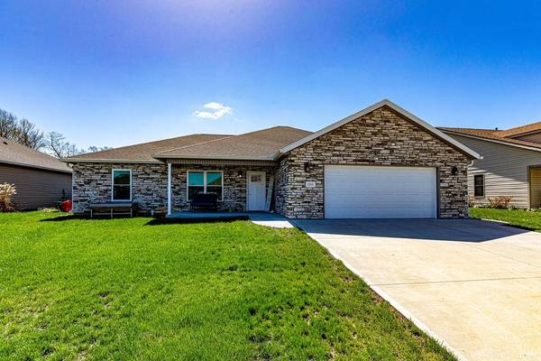 1313 Arrowhead Drive, Piqua, OH 45356