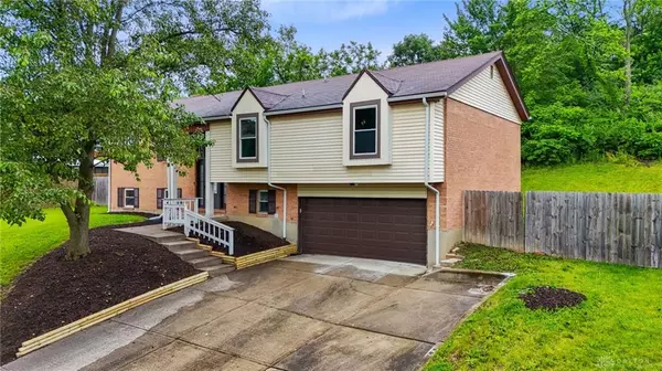 1153 King Richard Parkway, Dayton, OH 45449