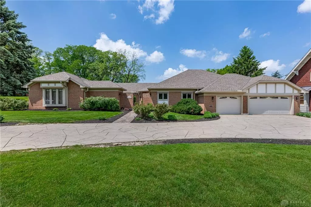 Oakwood, OH 45419,1785 Far Hills Avenue