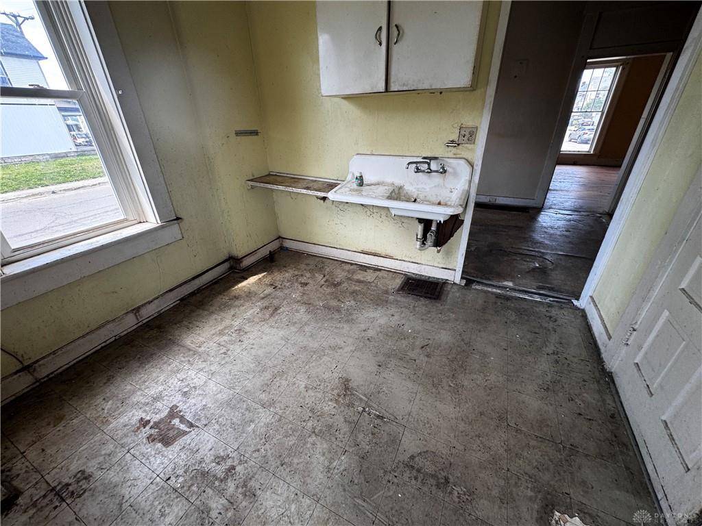 Dayton, OH 45403,702 Huffman Avenue