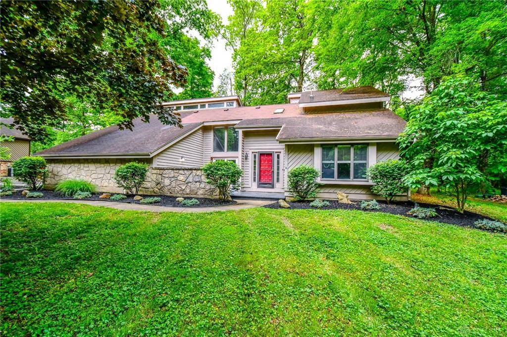222 Walnut Grove Drive, Centerville, OH 45458