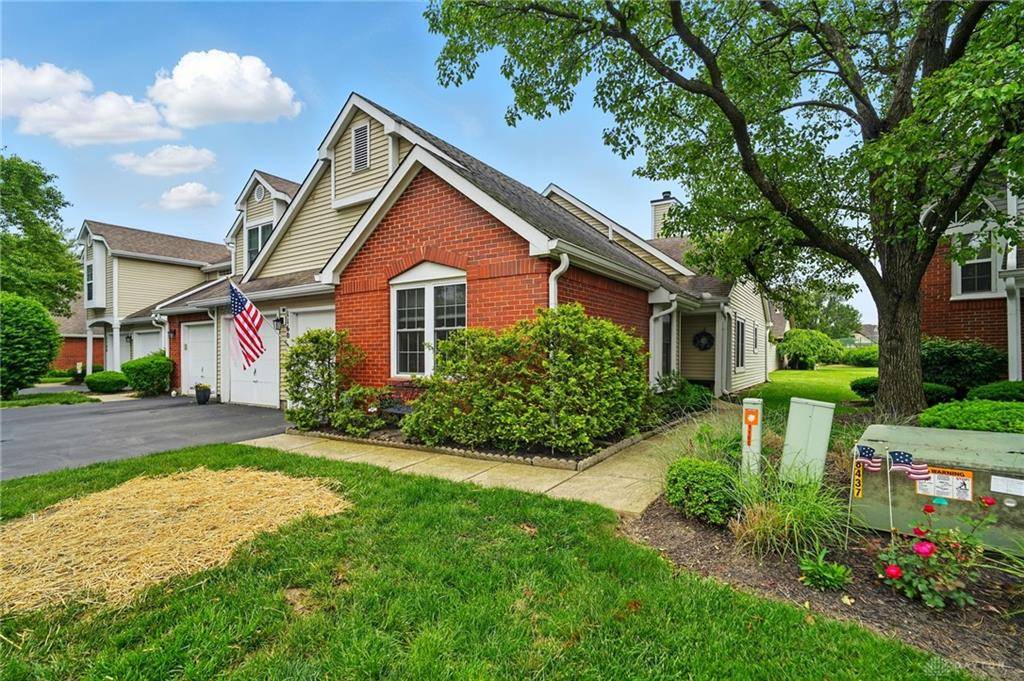 1160 Smugglers Way, Dayton, OH 45459