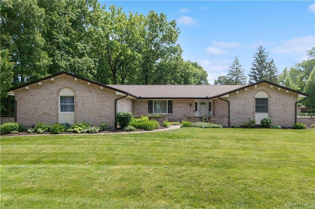 560 Roselake Drive, Centerville, OH 45458