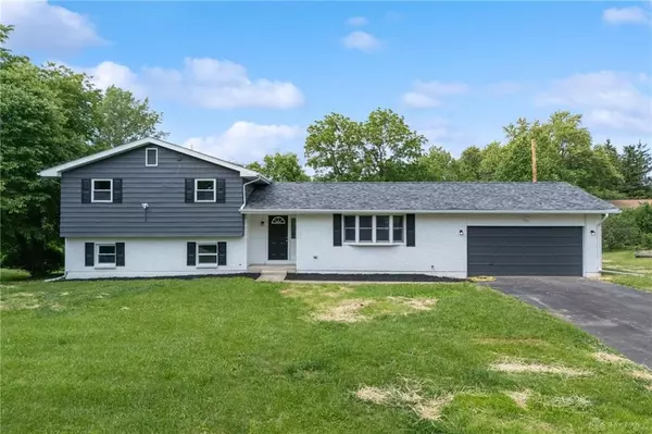 2449 Pine Knott Drive, Beavercreek, OH 45431