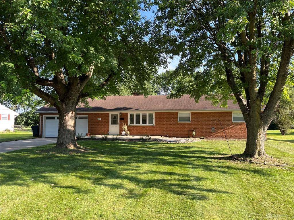 221 Royal Lane, Enon Vlg, OH 45323