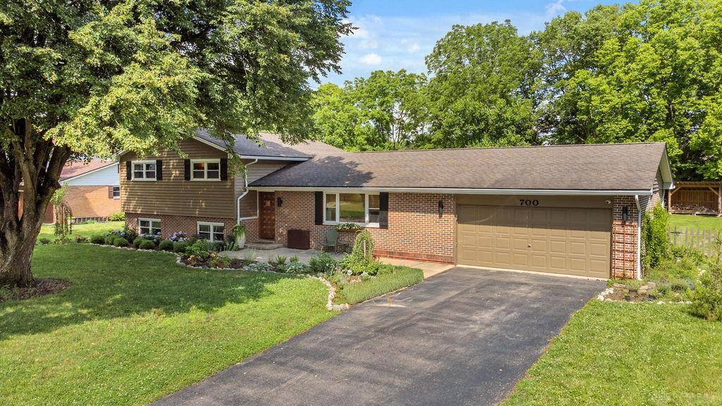 700 Carlsbrook Drive, Beavercreek, OH 45434