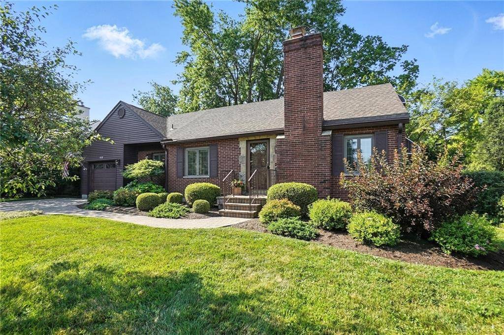 112 Earnshaw Drive, Kettering, OH 45429