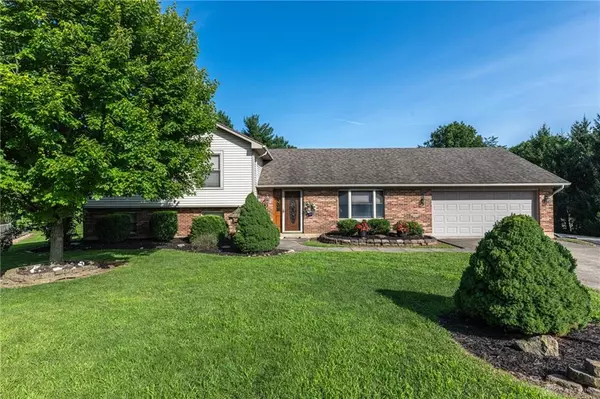 1734 Loch Ness Court, Beavercreek, OH 45432