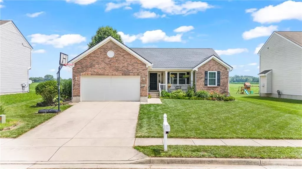 1733 Hunters Ridge Drive, Troy, OH 45373