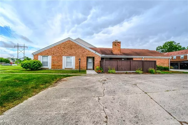 1411 Williamsburg Court, Fairborn, OH 45324