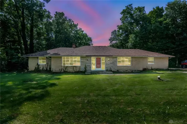 8061 Dog Leg Road, Dayton, OH 45414