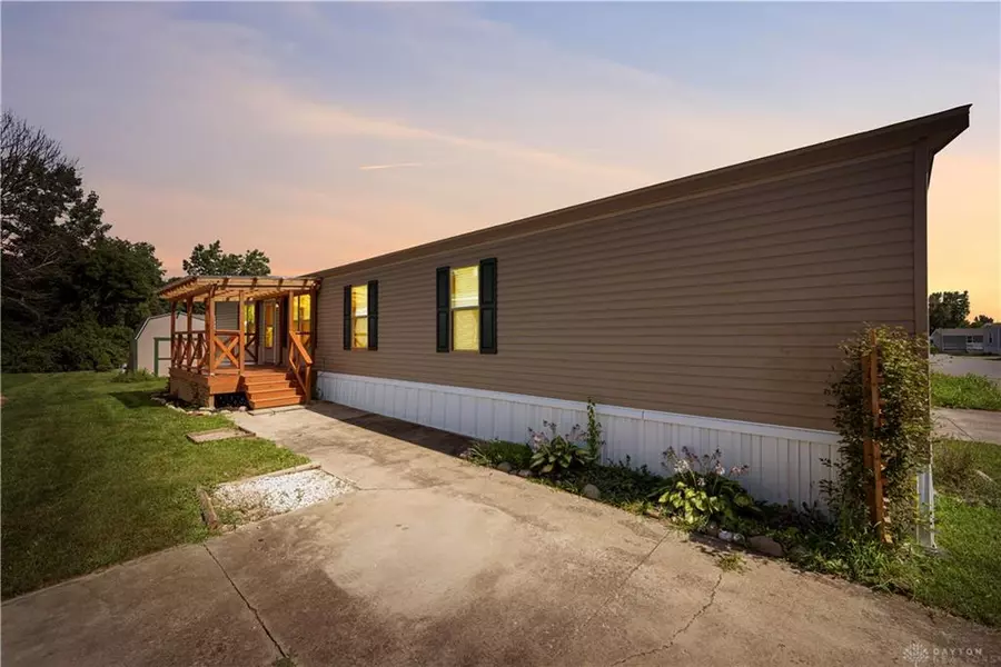 6106 London Groveport Road #J-38, Grove City, OH 43123